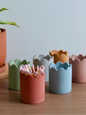 Scalloped Edge Ceramic Match Holder - Rust